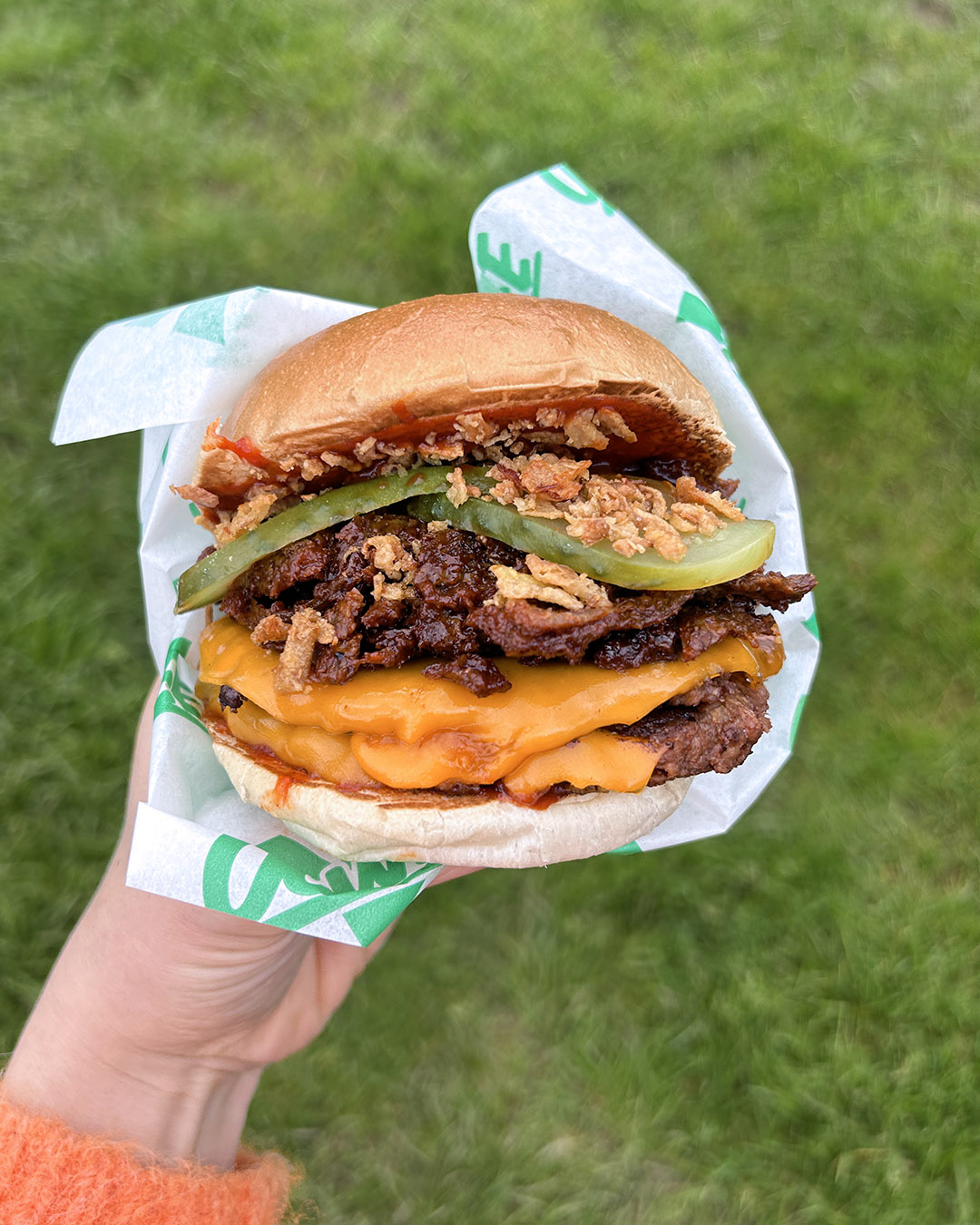 Plant-based Burgers, Fried Chicken & Shakes. | Oowee Vegan